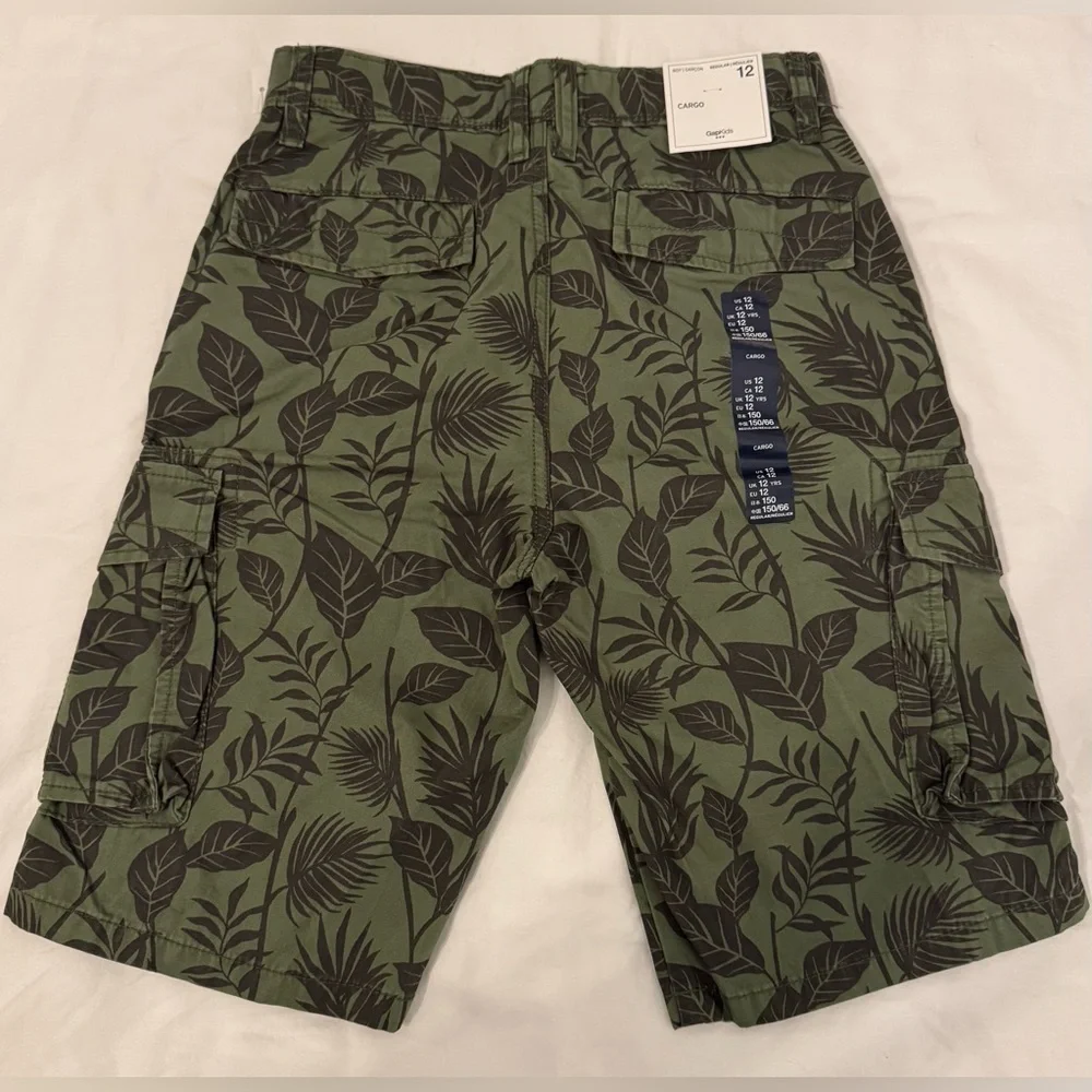 NWT Boy’s Gap Palm Print Cargo Shorts (12)